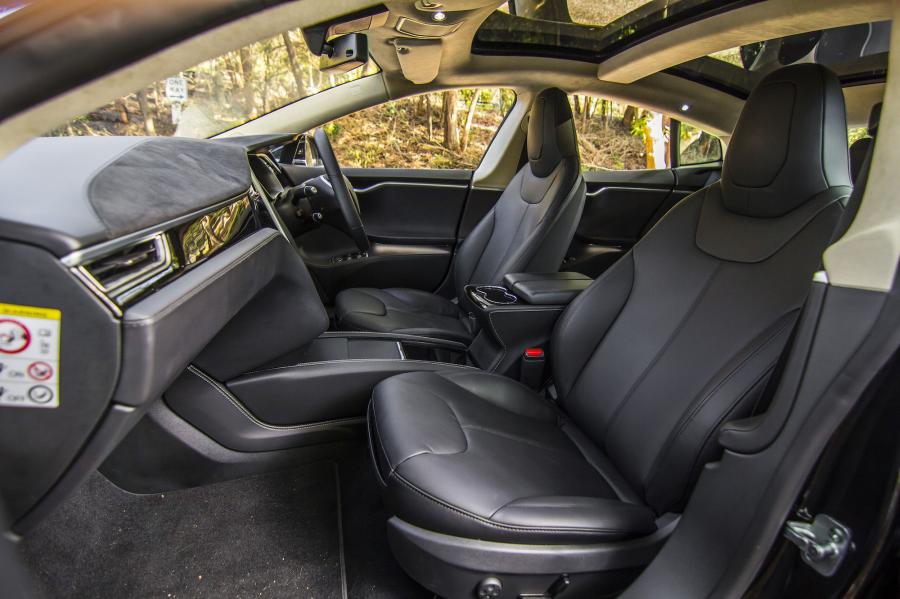 Интерьер Tesla Model S 85 2012 года  (AU) (фото 8 из 9)